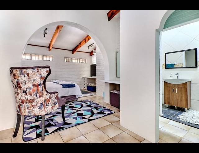 5 BEDROOM PROPERTY TO RENT IN RIVONIA